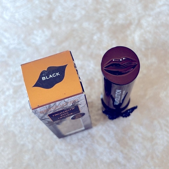 Brand New Revolution Vampire Kiss Lip Stain & Enchanted Kiss Black Lipstick - Picture 4 of 14